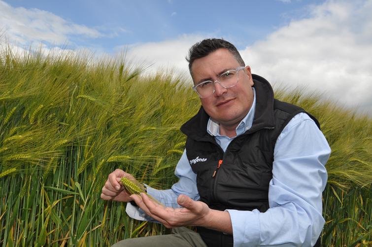 Mark Shaw with SY Kestrel